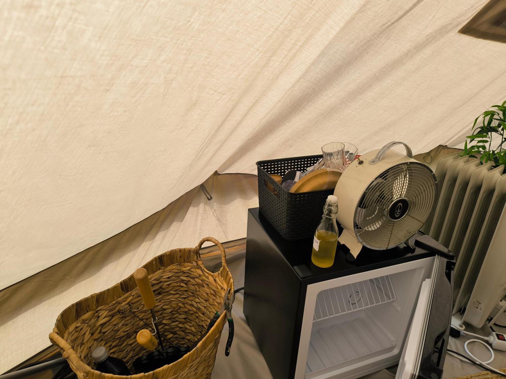 Luxury Tent With Restroom And Shower, Close To The Beach إيستاد المظهر الخارجي الصورة
